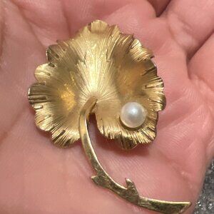 Vintage Signed WELLS 14k Gold Filled Leaf Pearl Brooch ginkgo leaves Pin 2" 4g